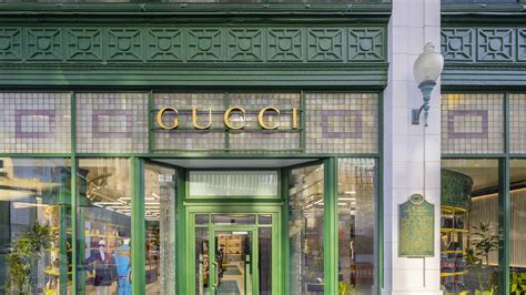 gucci shop.